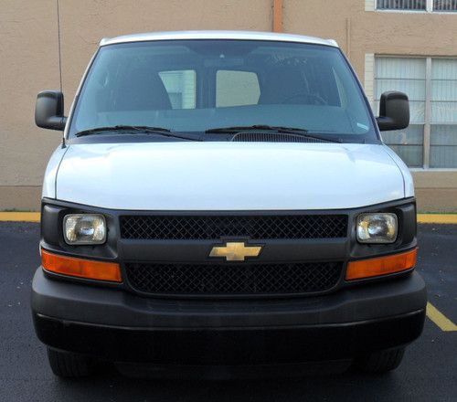 2012 chevrolet express 2500 base standard cargo van 4-door 4.8l