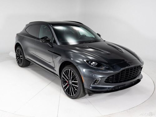 2022 aston martin dbx