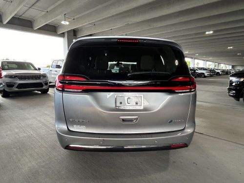 2021 chrysler pacifica hybrid touring l