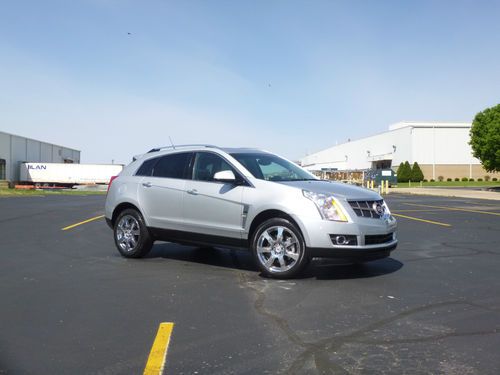 Srx4 premium. navigation, all wheel drive, sunroof, 20" wheels, camera, loaded