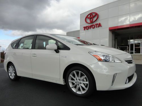 New 2012 prius v five model blizzard pearl nav rear camera panoramic moonroof