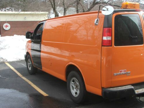 2005 gmc g 1500  savana cargo avan awd only 98k runs and drives great