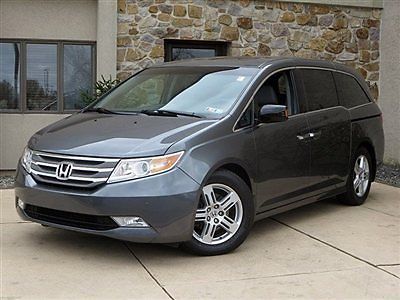 2011 honda odyssey touring leather, navigation, rear dvd entertainment