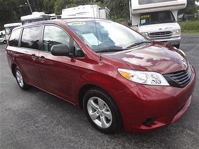 2012 sienna minivan~rear dvd entertainment~1 owner~factory warranty~clean~nice