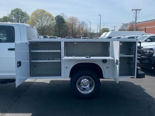 2024 ram ram 3500 chassis cab ram 3500 tradesman crew cab chassis 4x4 60&#039; ca