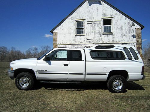 1999 dodge ram 1500 with stretch cab and 4x4 with no reserve