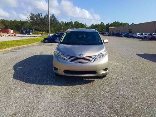 2016 toyota sienna le