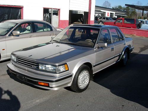 1986 nissan maxima 4- door gl sedan