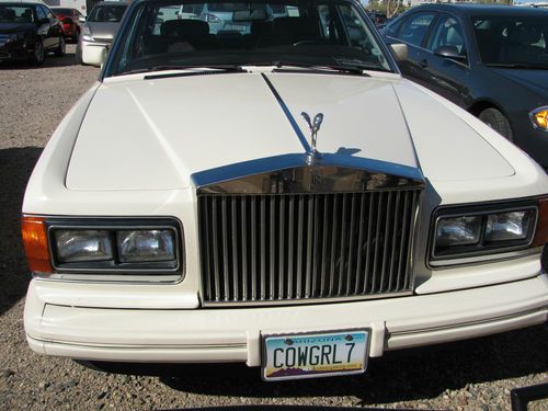 Beautiful 1986 magnolia white rolls royce silver spur--59500 miles