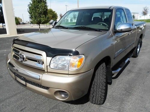 2005 toyota tundra sr5 access cab, immaculate condition, low miles- 40k miles!!!