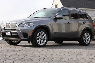 Space gray metallic auto awd navigation 3rd row seats loaded perfect 4,699 miles