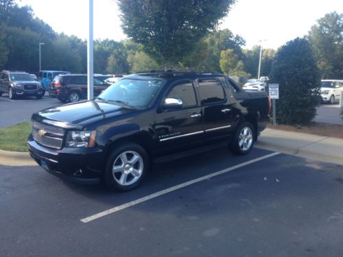 2007 chevrolet avalanche  low mileage excellent condition