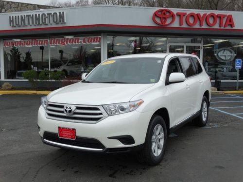 Low milage,toyota,suv,highlander,suv,3rd row,great mpg