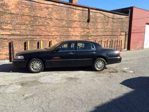 2004 lincoln town car signature sedan 4-door 4.6l