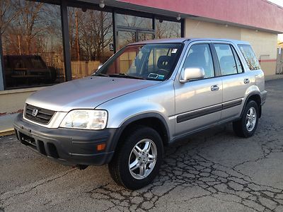 2001 honda cr-v ex awd , 2.0l ,auto , 4door , looks and runs great !!!!