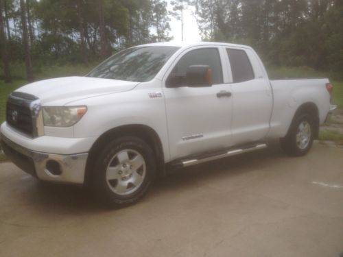 2007 whitetoyota tundra sr5 crew cab pickup 4-door 5.7l