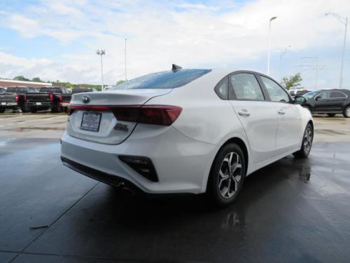 2020 kia forte lxs sedan 4d