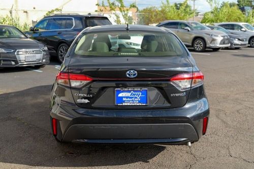 2022 toyota corolla hybrid le