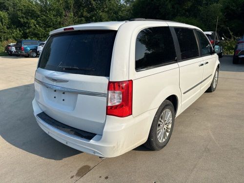 2015 chrysler town &amp; country touring-l