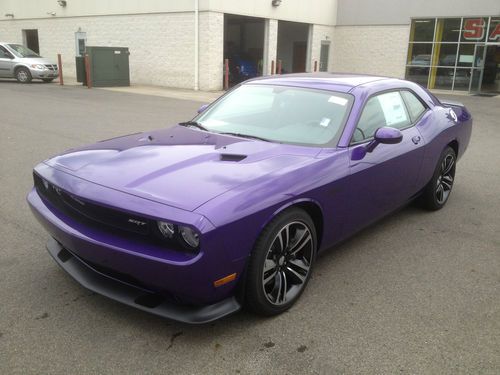 2013 dodge challenger srt8 coupe 2-door 6.4l core edition 21v