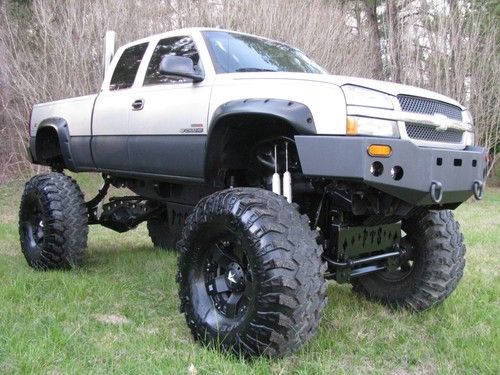 2004 chevrolet silverado 2500hd lly 6.6 duramax diesel 4x4 lifted on 49"iroks!!!