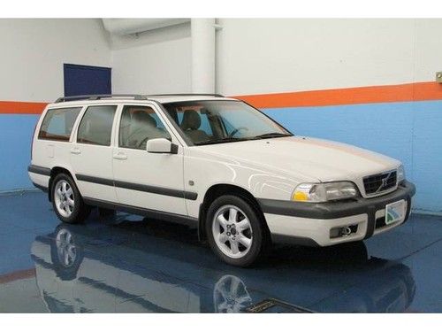 2000 volvo v70 xc se automatic 4-door wagon