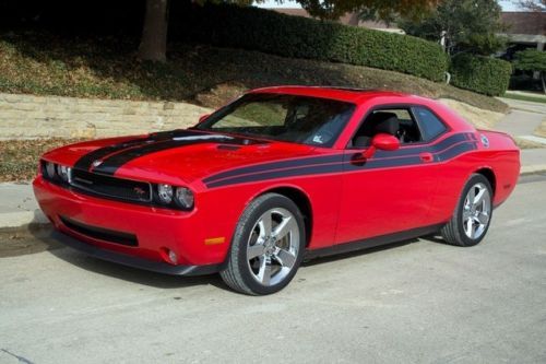 2009 dodge challenger r/t, 5.7l v8 hemi, 6spd, black stripe, chromes, we finance