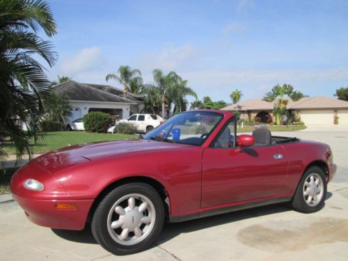 Low mileage mazda miata convertible! automatic cd! clean little car! affordable!