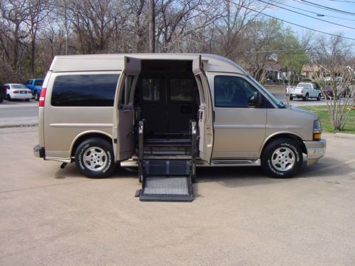 2007 27k miles chevy starcraft hightop handicapped wheelchair lift van 100 pics