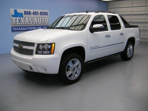 We finance!! 2010 chevrolet avalanche ltz 4x4 nav heated leather bose texas auto