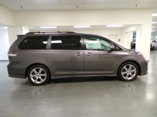 2014 toyota sienna se