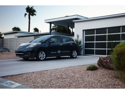 2013 nissan leaf electric car