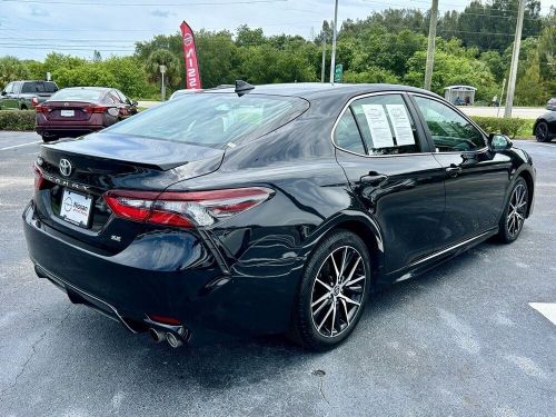 2022 toyota camry se