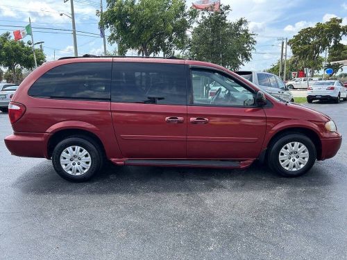 2007 chrysler town and country lx 4dr extended mini van