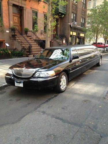 2007 10 passenger lincoln town car limousine 4-door 4.6l