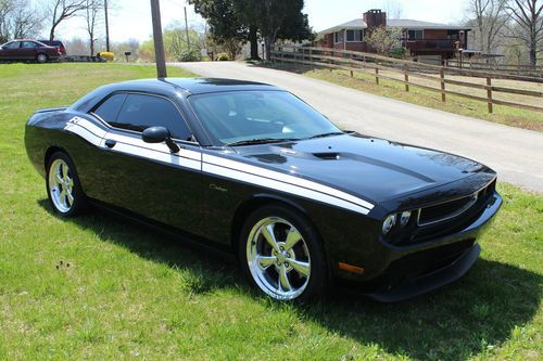 2012 dodge challenger r/t coupe 2-door 5.7l