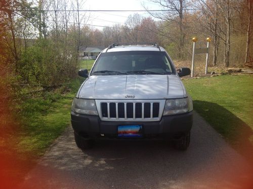 2004 jeep grand cherokee laredo 6cyl auto  w/power sun roof