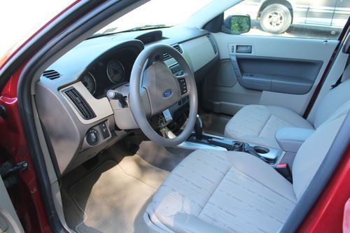 2009 ford focus se sedan 4-door 2.0l