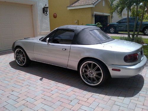 1990 mazda miata base convertible 2-door 1.6l