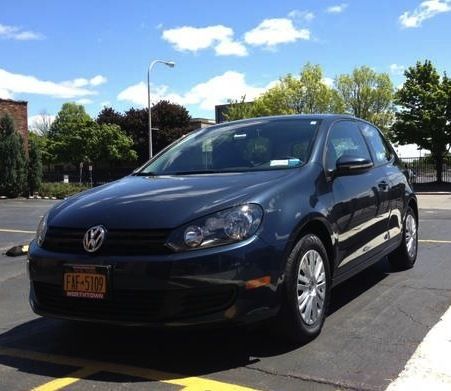 2010 volkswagen golf hatchback 2-door blue, manual, great condition! &lt;27k miles!