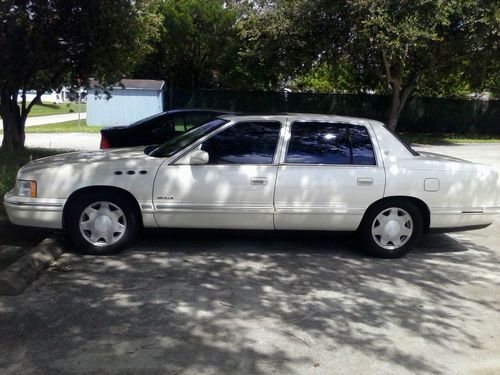 1997 cadillac deville    pearl white