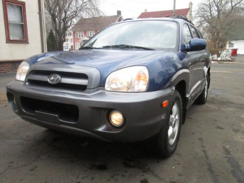 2006 hyundai santa fe awd suv runs great + clean, light damage $ave big buy now!