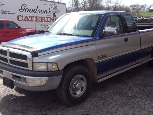 1995 dodge ram 2500 base extended cab pickup 2-door 5.9l