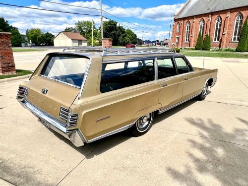 1967 chrysler town and country