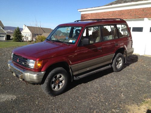 Mitsubishi montero base utility 4-door 3.5l tank!