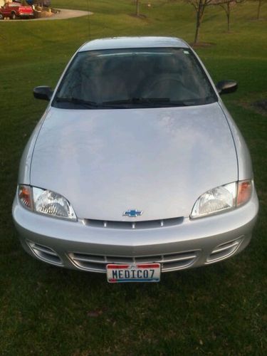 2002 chevrolet cavalier base coupe 2-door 2.2l 1 owner  non-smoker super clean