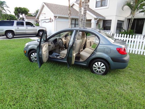 2007 kia rio lx sedan 4-door 1.6l one owner florida car florida title