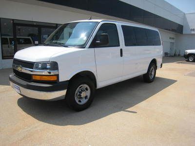 12 2500 express 12 passenger van v8 1lt trim 6.0l v8 automatic 2wd warranty