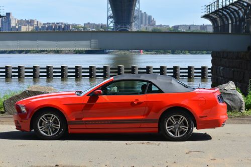 2013 ford mustang convertible premium-race red, leather, super clean, low miles!