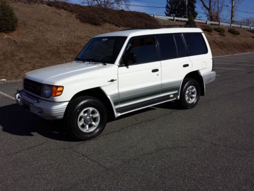 Stunning 2000 mitsubishi montero&#034;endeavor&#034; 4x4 with only 85,000 original miles